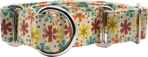 Daisies on Beige Floral Satin Martingale Collar